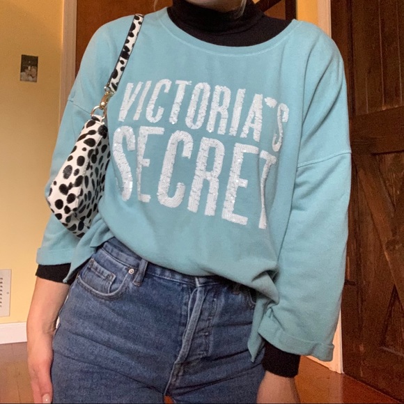 Victoria’s Secret Crewneck sweater - Picture 1 of 3